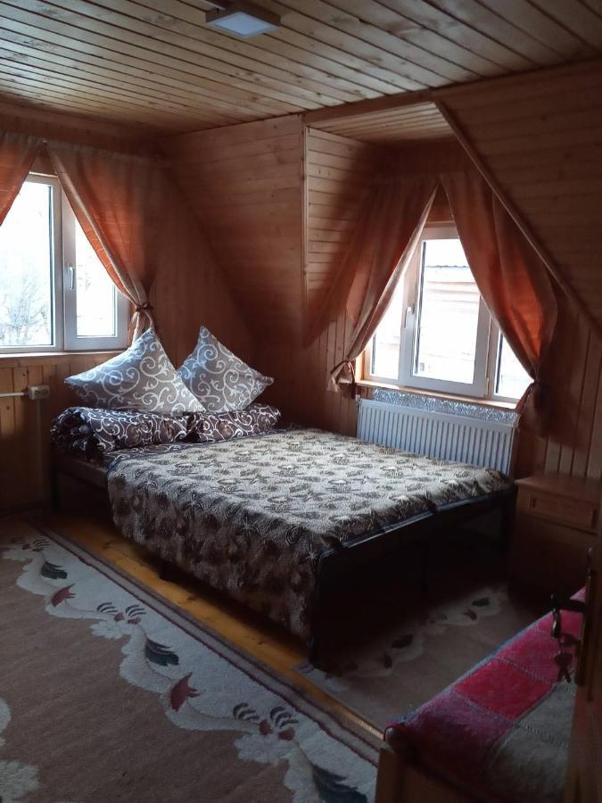 У Олега Hotel Verkhne-Studenyy Cameră foto