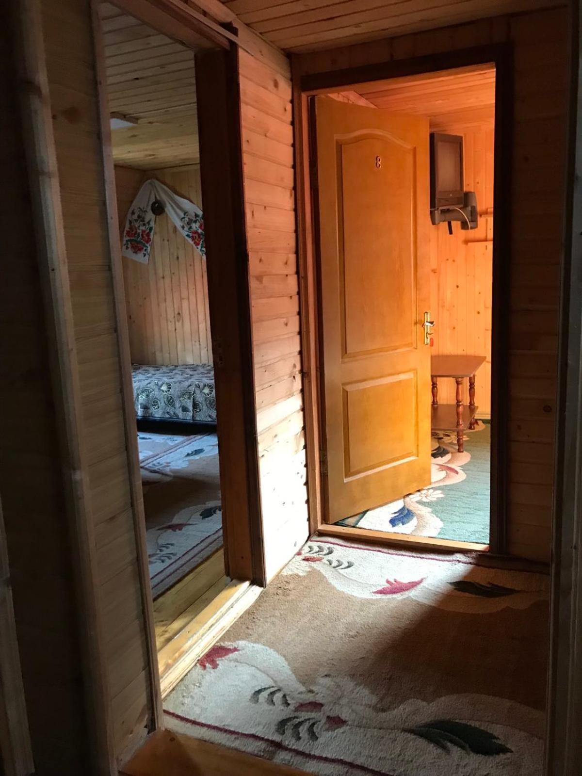У Олега Hotel Verkhne-Studenyy Exterior foto
