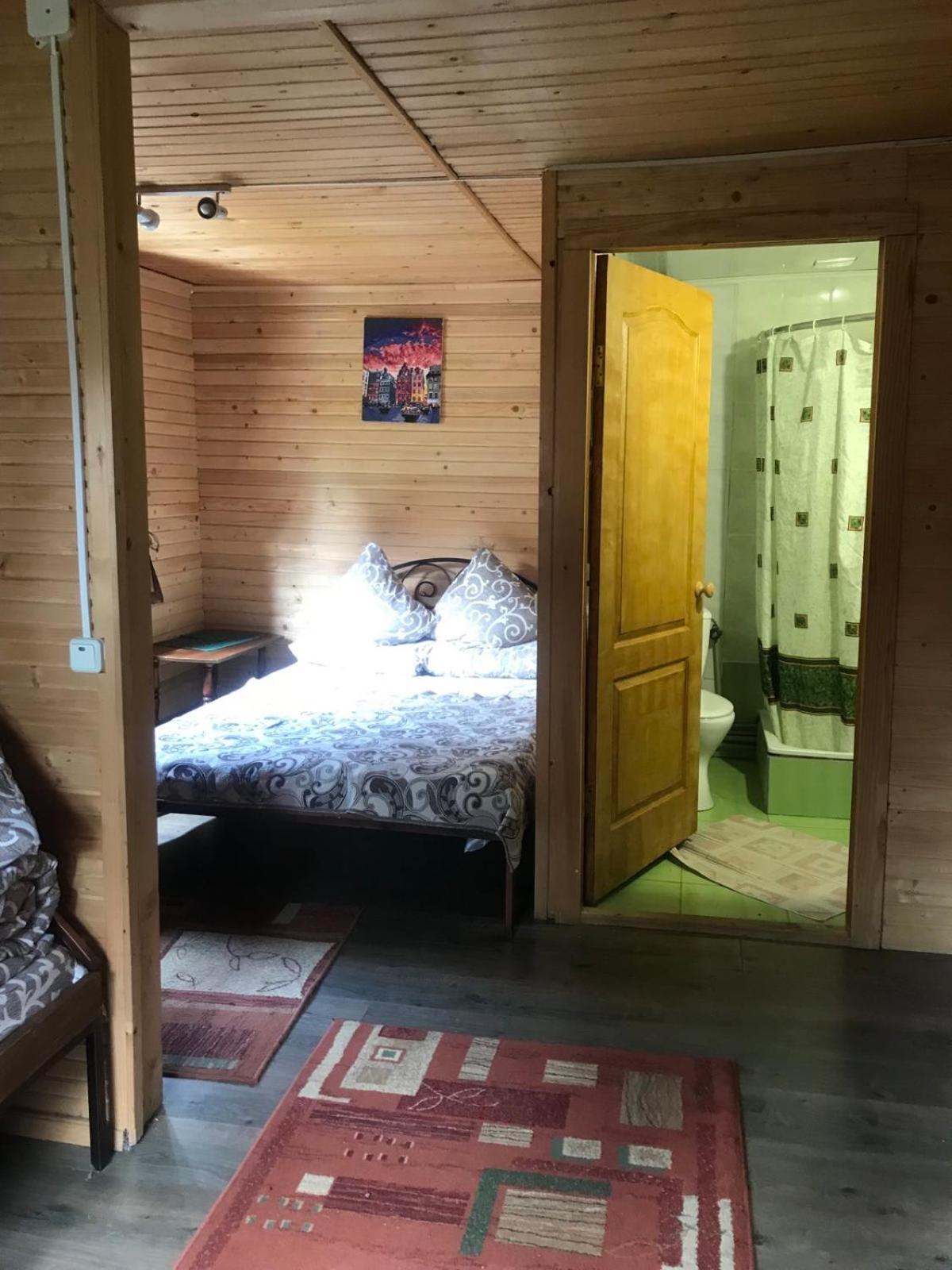 У Олега Hotel Verkhne-Studenyy Exterior foto
