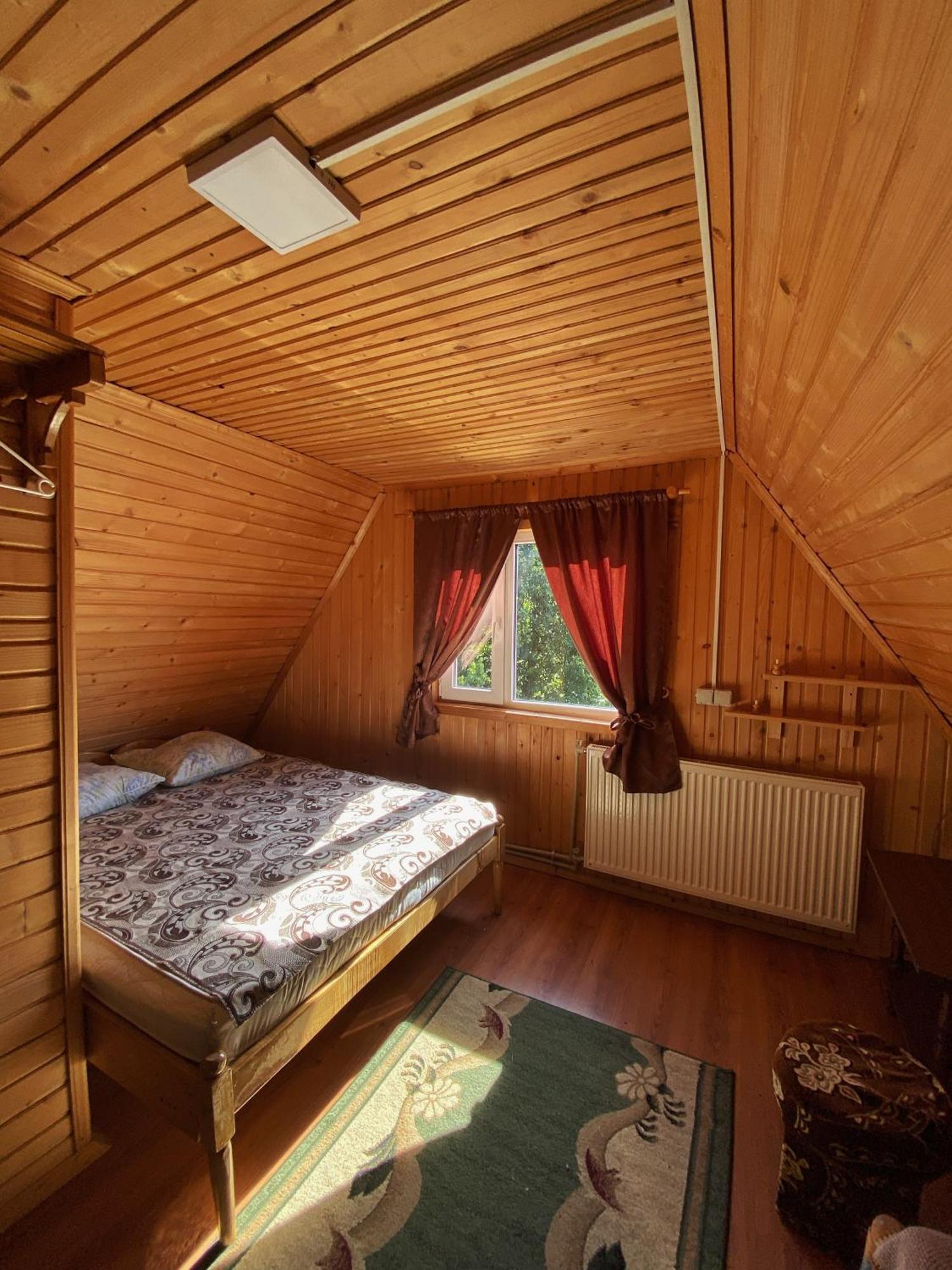 У Олега Hotel Verkhne-Studenyy Exterior foto
